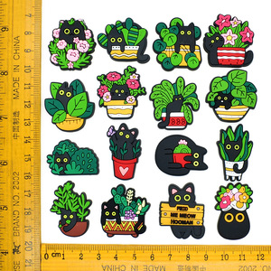 Ingrosso Ciondoli per Scarpe in Gomma Morbida PVC, a forma di Gatto Nero in Vaso, con Motivi Carini di Foglia Verde, Cactus e Fiore, Accessori Fai da Te per Decorazione Scarpe - Product Image 2