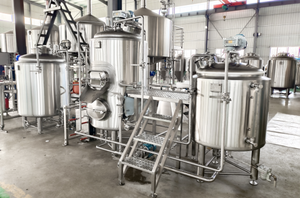 Microbirrificio 400L 4HL Sistema di Produzione a Tre Recipienti e Due Serbatoi, Attrezzatura Industriale per Birrificio Artigianale Commerciale e Ristorante - Product Image 3