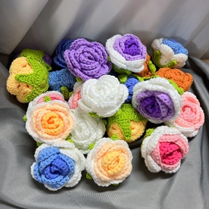 Rose artificielle en laine tricotée à la main en gros pour la décoration intérieure - Product Image 1