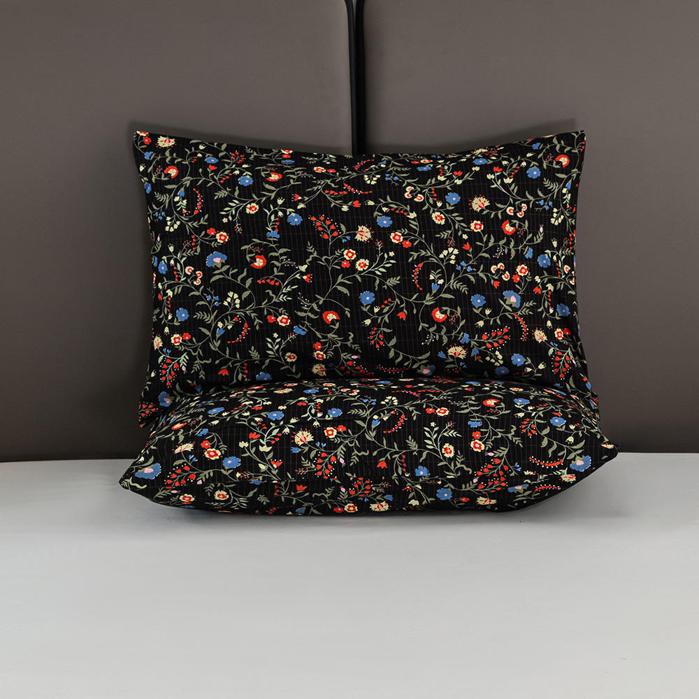 Black fragmented patterns