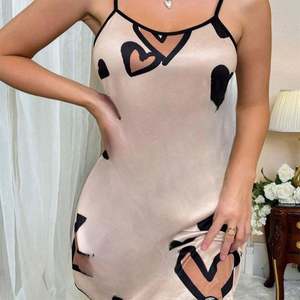 All'ingrosso Sexy con bretelle a schiena aperta pigiama <span class=keywords><strong>da</strong></span> notte in seta pigiama camicia <span class=keywords><strong>da</strong></span> notte <span class=keywords><strong>da</strong></span> <span class=keywords><strong>donna</strong></span> - Product Image 5