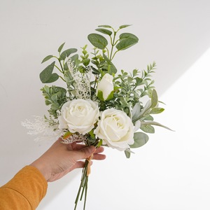 Bouquet de roses artificielles Moonlight Dream en tissu tissé plastique pour décoration de mariage et de maison CF02267 - Product Image 1