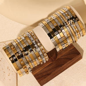 Lắc tay mạ vàng 18k PVD cao cấp, thép không gỉ đánh bóng chất lượng cao, chống xỉn màu, đính zircon sang trọng dành cho nữ, sử dụng hàng ngày - Product Image 3