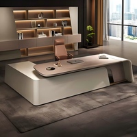Bureau de direction de luxe au design moderne, bureau de PDG avec prise de courant intégrée, bureau en forme de L pour le patron