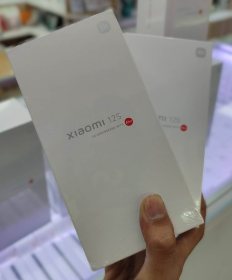 For Mi 12S 5G Unlocked Smartphone AMOLED 120Hz Display Snapdragon 800 Series 108MP Camera 4000-4999mAh Battery 60-69W Quick