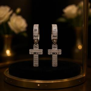 Orecchini a Croce E649 in Oro con Diamanti, Taglio Brillante Rotondo, Colore H, Naturali, Unisex, Gioielli per Cerimonie Religiose - Product Image 2