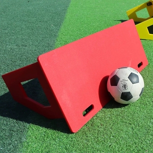 Tableau d'<span class=keywords><strong>entraînement</strong></span> de <span class=keywords><strong>football</strong></span> pliable en plastique HDPE durable pour les passes - Product Image 2