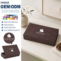 Individuell Gestaltete Braune Faltbare Magnetische Schokoladen-Geschenkbox mit Schwarzem Gittereinteiler und Weißem Logo für Lebensmittelverpackungen