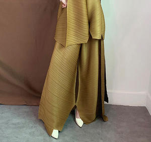 Completo Due Pezzi da Donna Stile Miyake Abbigliamento con Scollo a V Senza Maniche - Product Image 4