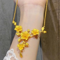 Chaîne de clavicule à fleurs et pompons dorés, chic, polyvalente, haut de gamme, élégante, raffinée, avec ensembles d'ornements de chaînes
