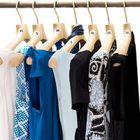 500 pièces papier couché imperméable brillant taille personnalisée autocollant personnalisé étiquettes de taille de vêtements pour vêtements T-Shirts