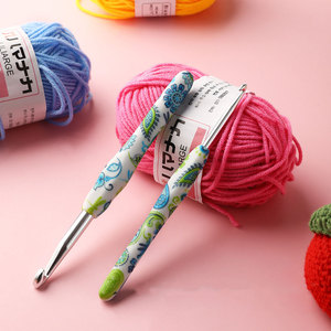 Juego de <span class=keywords><strong>14</strong></span> Agujas de Ganchillo Estándar Americanas con Diseño Impreso y Mango Suave para Tejer Lana - Product Image 1