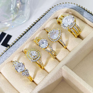 Anillo de Compromiso y Matrimonio de Lujo para Mujer, Chapado en Platino, Personalizable, Estilo Moderno, Incrustaciones de Circonio, Cobre, Anillos de Moda Coreanos - Product Image 4