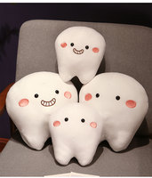 Ensemble cadeau de coussins en peluche mignons et câlins sur le thème des dents |   Faveurs de fête sur le thème du dentiste pour bébés et tout-petits