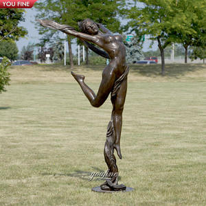 Escultura de Bronce Fundido de Tamaño Real de una Bailarina, Estilo Moderno para Jardín Exterior - Product Image 2