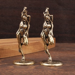 Figura Decorativa de Latón Puro 'Bella Bailarina', Adorno de Escritorio, Escultura para Decoración del Hogar - Product Image 1