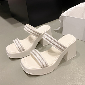 Nouvelles pantoufles haut de gamme pour l'été, antidérapantes, à semelle épaisse, pour l'extérieur, style brise nocturne, pour femmes, tendance, toutes occasions 916 - Product Image 4