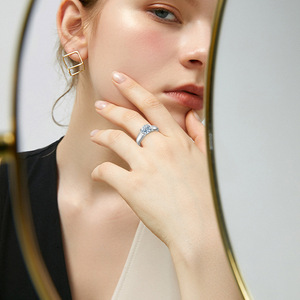 Anillos de Moissanita con Corte Redondo Simple de 1ct, Color D, VVS1, Anillos Solitarios de Diamantes, Cobre Chapado en Oro de 14K, Joyería para Mujer con Certificado GRA - Product Image 2