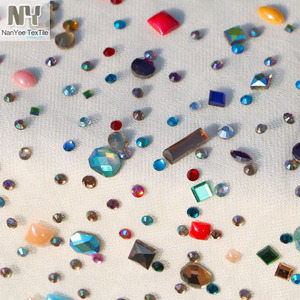 Nanyee-textil de múltiples formas para vestido de pasarela, telas de diamantes de imitación <span class=keywords><strong>pegados</strong></span> con transferencia de calor colorida - Product Image 4