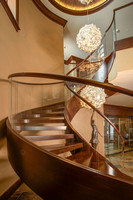 Escalier Courbé Prima Premium Design Contemporain de Luxe Fabriqué sur Mesure pour Villas Appartements Hôtels et Intérieurs Modernes