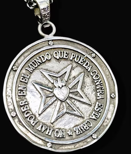 Ciondolo Saint Germain in Acciaio Inossidabile 316L con Croce Maltese in Argento 925, Collana con Tripla Fiamma - Product Image 2