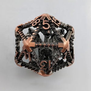 Dado poliédrico hueco de 40 mm con diseño de dragón y D20 para juegos de mesa DND - Product Image 1