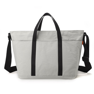 Sac bandoulière de luxe pour homme, nouveau design, haute qualité, fabrication sur mesure, sac à main de luxe pour l'extérieur avec logo personnalisé - Product Image 1