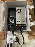 Boîtier de jonction électrique OEM, boîtier de protection électronique, boîte à batterie avec plaque de montage interne pour systèmes solaires