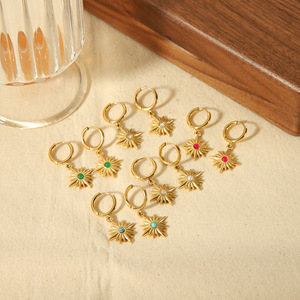 Pendientes Colgantes de Estrella Estilo Retro Europeo Americano, Acero Inoxidable Chapado en Oro de 18K con Piedras Naturales, Pendientes Circulares - Product Image 1