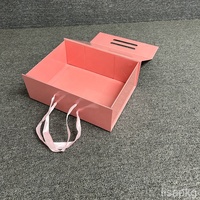 Kundendefinierte glänzende rosa geschenkbox aus Papier mit magnetverschluss für Kleidung mit Bandgriff rechteckige faltbare Verpackungsbox für Kleidung Schuhe