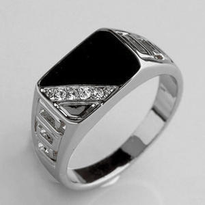 Bague géométrique pour homme en argent 925 avec strass en cristal sertis en canal, bijoux fins pour tous les jours - Product Image 6