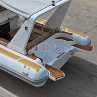 Bateau semi-rigide de luxe 8,6 m (28 pieds) en Hypalon PVC, coque en PRV noir, console centrale, double moteur, yacht sportif léger pour plongée, loisirs et famille