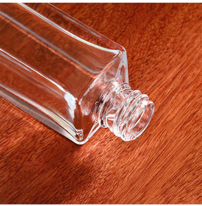 Coperchio di bambù rettangolare di alta qualità flacone Spray per profumo di vetro 30ml 50ml 100ml siero per la cura della pelle ricaricabile con bocca a vite - Product Image 6
