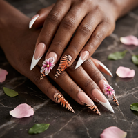 Faux ongles à presser 3D motif floral tigre, style stiletto, avec French manucure blanche et nude, réutilisables