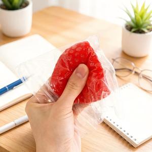 Juguete Blandito de Fresa de Subida Lenta y Squishies Ultra Suaves para Aliviar el Estrés para Todas las Edades y Juguete Blandito de Fruta - Product Image 5