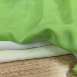 <span class=keywords><strong>Tissu</strong></span> en Chiffon de <span class=keywords><strong>Soie</strong></span> 100% Léger et Transparent pour Robes de Créateurs et Confection de Vêtements Personnalisés - Product Image 5