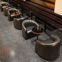 Ensemble de mobilier de bar en gros : canapé en cuir, fauteuil et table, sièges de bistrot, ensemble table et chaises de bar pour discothèque