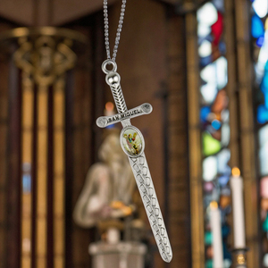 Ciondolo Spada di San Michele per Collana, Accessorio Fai-da-Te in Lega, Tono Argento, Charm Cattolico, Amuleto di Protezione, San Miguel Espada - Product Image 1