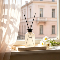Bouteille en verre pour diffuseur de parfum 180 ml avec fond épais, couleur personnalisable, pulvérisateur à pompe, sérigraphie, bouchon et bâtonnets en fibre