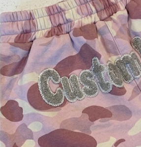 Completo da <span class=keywords><strong>donna</strong></span> due pezzi mimetico <span class=keywords><strong>rosa</strong></span> con logo personalizzato, ricamo pesante, streetwear, felpa crop con zip e pantaloncini <span class=keywords><strong>tuta</strong></span> - Product Image 3