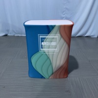 Comptoir pliable de style fanion promotionnel pour salon professionnel avec structure en fer et matériau en polyester