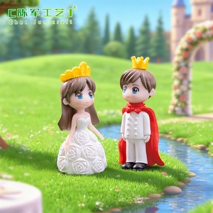Nuovi ornamenti da giardino in plastica a forma di paesaggio con coppia di principi e principesse, decorazioni fai da te per torte a forma di cuore, artigianato decorativo per ragazze. - Product Image 3