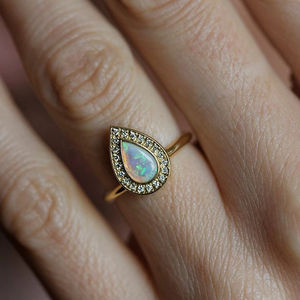 Anillo de Ópalo con Corte de Pera en Oro de 14K, Joyería de Moda para Mujer, Anillo de Banda con Circonita Cúbica Natural - Product Image 3