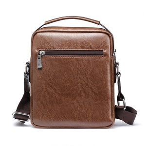 Benutzer definierte geprägte Logo Low MOQ Leder Umhängetasche <span class=keywords><strong>Man</strong></span> Messenger <span class=keywords><strong>Bag</strong></span> - Product Image 5