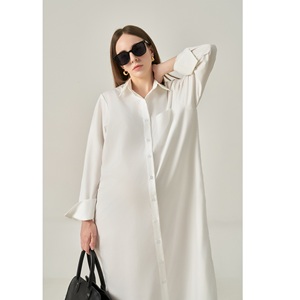 Robe longue boutonnée tissée pour femme du Vietnam, col rabattu, coton et polyester, taille ample, décontractée, minimaliste, respirante, coupe ample - Product Image 2