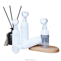 Brosse en mousse de silicone en forme de coeur 80-200ml bouteille de mousse nettoyante pompe de massage facial rechargeable pour conteneur de démaquillant