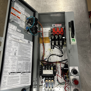 Nuevo PLC de control de programación Combination 17CP92NF1081 <span class=keywords><strong>SCUFF</strong></span> MARKSOLD disponible en stock. - Product Image 1