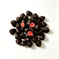 Fraises entières lyophilisées saines et instantanées au goût chocolat noir, prêtes à consommer, emballées individuellement, pour commandes en gros