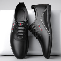 Chaussures pour hommes, nouvelle collection printemps, tige en PU souple, semelle antidérapante, baskets blanches, chaussures tendance business-casual créatives