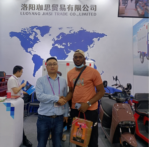 Triciclo Hokii Gasoline Passenger Cng Motor con techo <span class=keywords><strong>Trimotor</strong></span> a la venta - Product Image 5